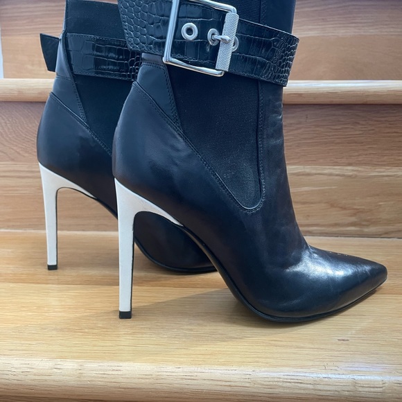 Rag & Bone Women’s Wren Ankle Boot - size 8 (38) black with white heel - Picture 3 of 6